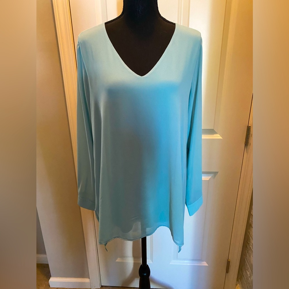 Soft Surrounding Sleek Top-M